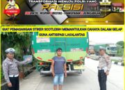 Sat Lantas Polres Kuansing Pasang Sticker Scotlight untuk Antisipasi Kecelakaan Kendaraan Angkutan Barang