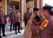 Kapolres Kampar Gelar Halal Bihalal Keluarga Besar Polres Kampar Dalam Rangka Hari Raya Idul Fitri 1445 H / Tahun 2024