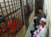 Kapolsek Rambah Hilir Lakukan Pembinaan Rohani dan Mental Terhadap Tahanan Polsek Polsek Rambah Hilir