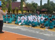 Polsek Kuantan Tengah Berikan Penyuluhan Keselamatan kepada Siswa/i SMK N 1 Teluk Kuantan