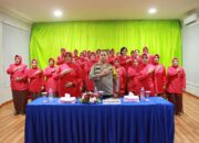 Wakapolres Kuansing dan Bhayangkari Cabang Kuansing Ikuti Zoom Meeting oleh Yayasan Kemala Bhayangkari