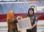 Kejati Riau Raih Apresiasi & Penghargaan atas Kinerja Pelaksanaan Anggaran Terbaik Ketiga Instansi Vertikal kategori Kualitas Telaah Laporan Keuangan Tingkat UAPPA-W