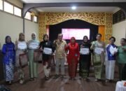 Semarak HUT Kemerdekaan RI dan Hari Pengayoman, DWP Lapas Pekanbaru Gelar Fashion Show