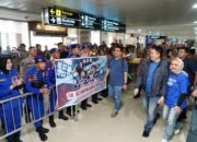 PJU dan Istri Serta Ratusan Personel Polda Riau Sambut Kedatangan Tim Volly Polda Riau Dengan Penuh Suka Cita