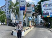 Satgas Kawal Lantas Gatur Lalin di Seputaran RSUD Arifin Ahmad Dalam Rangka Pemeriksaan Balon Cagub / Wagub