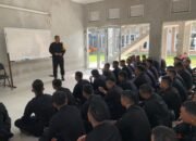 Kasub Satgas PHH Brimobda Riau Dalam Rangka OMP LK – 2024 Melakukan Pemberian Materi Perkap No. 1 Tahun 2009