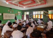 SatRes Narkoba Polres Siak Sosialisasikan Bahaya Narkoba di SMA Negeri 2 Siak Serta Ajak Pelajar Jaga Kondusivitas Keamanan Jelang Pilkada