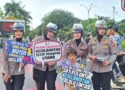 10 Hari Jelang Pilkada Riau 2024 Tim Cooling System Ditlantas Polda Riau Edukasi Pengunjung CFD Pekanbaru