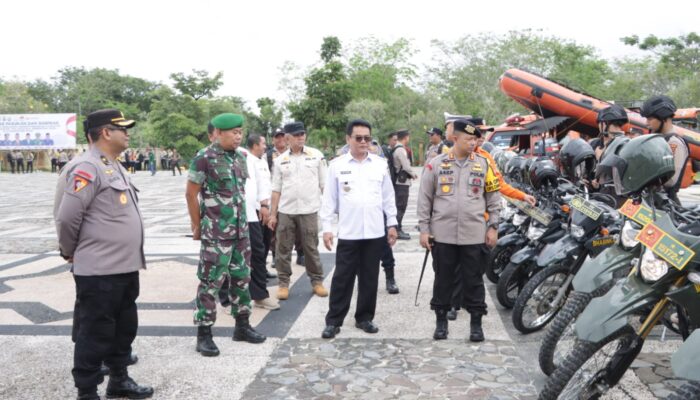 Apel Gelar Pasukan dan Sarpras Kesiapan Pendistribusian Logistik dan Pengamanan TPS Pilkada Serentak 2024 di Kabupaten Siak