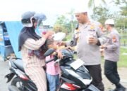 TRLK-25 – Kapolres Rokan Hulu Berbagi Ratusan Takjil, Wujud Kepedulian Di Bulan Suci Ramadhan