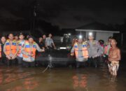 Polda Riau Kerahkan Semua Kekuatan Bantu Korban Banjir