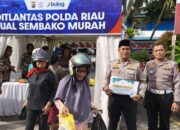 Hanya Satu Jam, Sembako Bazar Murah Ramadhan Ditlantas Polda Riau Ludes