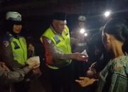 Tim Sahur On The Road Ditlantas Polda Riau Sambangi Masyarakat di Pengungsian 