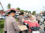 Polres Kuansing Bagikan Takjil Ramadhan 1446 H Dalam Rangka Ops Tertib Ramadhan LK 2025