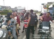 Sat Resnarkoba Polres Kuansing Bagikan Takjil Ramadhan 1446 H Kepada Pengguna Jalan
