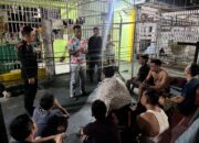 Wujud Komitmen Berantas Halinar, Lapas Pekanbaru Gelar Razia Kamar Hunian Warga Binaan