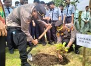 Sambut Hari Bumi Nasional, Kapolsek Tualang Bersama Kemenag Lounching Gerakan Tanam 1 Juta Pohon di Lokasi Man Insan Cendekia Siak