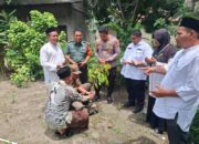 Kapolsek Tapung Hilir dan Camat Tanam Bibit Durian, Dukungan Penghijauan untuk Masa Depan