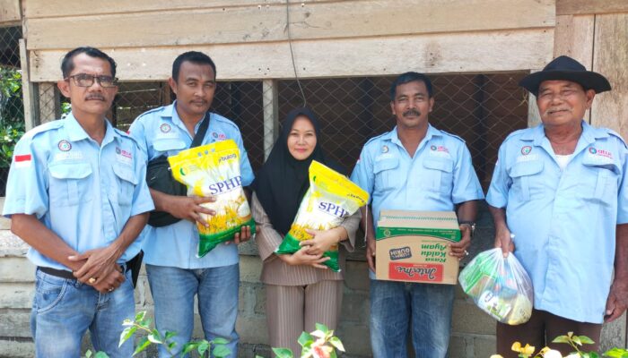 Terima Bantuan Sembako dari PUK SPPP-SKJ Rohul, 13 Warga Sei Kuning Ucapkan Terima Kasih Haru