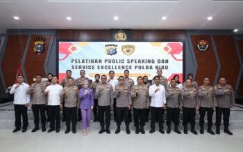 Polda Riau Gelar Pelatihan Public Speaking dan Service Excellence untuk Tingkatkan Kompetensi Personel