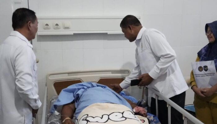 Tiba di Nabire, Dirjenpas Langsung Sambangi Petugas Lapas Yang Terluka 