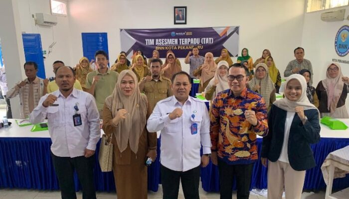 BNN Kota Pekanbaru Cek Urine Puluhan Guru dan RT dalam Rangka Hari Anti Narkoba Internasional