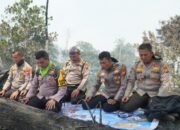 Doa Minta Hujan, Polres Rohul Beserta Tim Pemadam Optimis Berjuang Padamkan Karhutla di Desa Marga Mulya