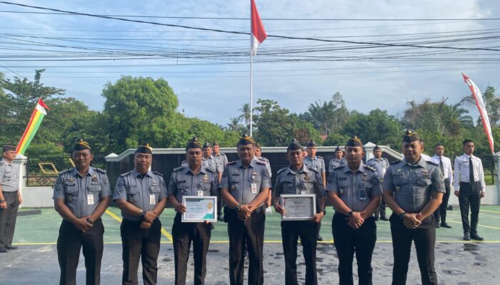 Kalapas Pasir Pangaraian Apresiasi Pegawai Teladan dan Ruangan Kerja Terbersih