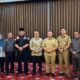 Gubernur Riau Terima Laporan Tim 9 Paritrana Award, Tuntut Komitmen PHR pada Program BPJS