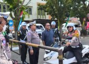 Naik Motor, Dirlantas Polda Riau Jadi Sosok di Balik Lancarnya Pacu Jalur Kuansing 2025