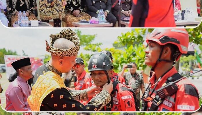 Dumai Disemarakkan Aksi Spektakuler Vertical Rescue Indonesia, Bendera Raksasa Berkibar di Puncak Hotel Zuri