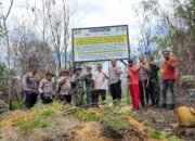 Cegah Karhutla Terulang, Polsek Rokan IV Koto Pasang Plang Larangan di Lahan Bekas Terbakar