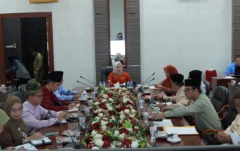 Ketua TP PKK Rokan Hulu Serahkan SK Pengurus dan Gelar Raker Penyusunan Program 2026