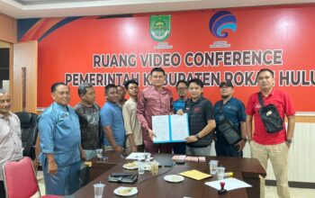 Warga pasir putih barat terima kompensasi dampak perpanjangan sewa lahan menara telekomunikasi