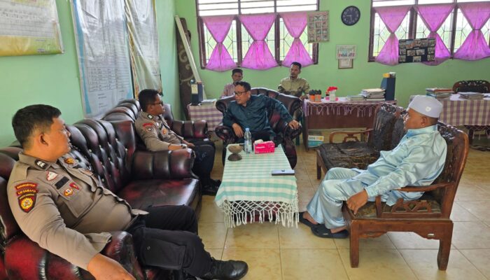 Melalui Jumat Curhat, Polsek Kabun Tebar Edukasi dan Pesan Kamtibmas di SD dan SMP Satap Koto Ranah