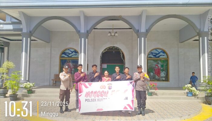 Polsek Kunto Darussalam Laksanakan Program Minggu Kasih Bersama Jemaat Gereja HKBP Sei Intan