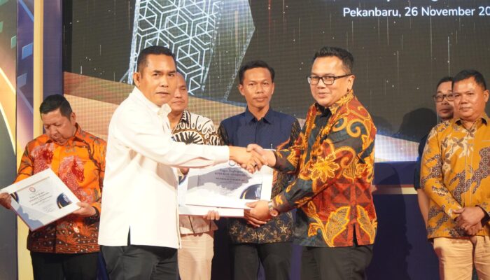 Kejati Riau Raih Penghargaan Institusi Peduli Penyiaran Dalam KPID Riau Awards Tahun 2025