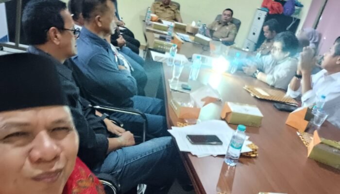 Rapat Dewan Pengupahan Provinsi Riau Sepakati Kenaikan Upah 7,03 Persen