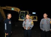 Dansat Brimob Polda Riau dan Ditlantas Riau Kembali Kirim 3 Alat Berat ke Kabupaten Agam