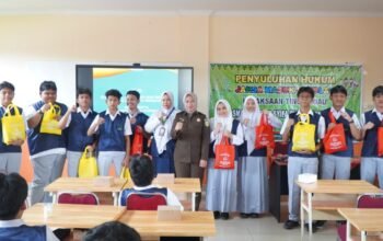 Kejati Riau Sambangi SMA Al Azhar Syifa Budi Pekanbaru, Edukasi Siswa Bijak Bermedia Sosial Lewat Program JMS