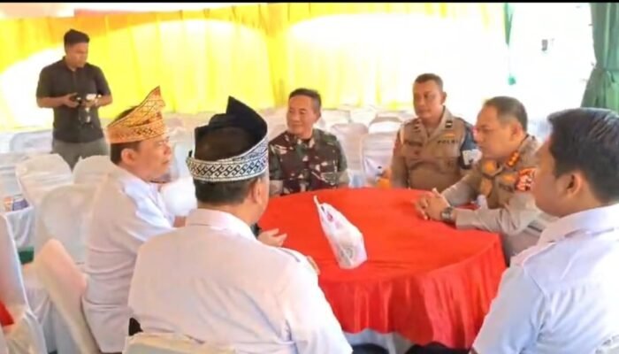 Jenderal (Purn) Ronny Sompie Bincang Santai kepada Tokoh Forum Sunda Ngacapruk Riau