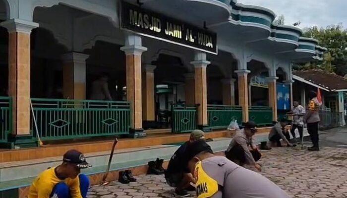 Polres Magetan Serentak Bersihkan Masjid dan Mushola, Wujud Bakti Religi Sambut Ramadhan 1447 H