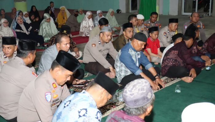 Safari Ramadhan Kapolres Siak di Masjid Muhammadiyah Perawang Barat, Pererat Silaturahmi dan Serahkan Bantuan Pembangunan