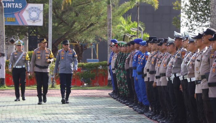 Pengamanan Lebaran Dimulai! Kapolres Siak Pimpin Apel Gelar Pasukan Operasi Ketupat Lancang Kuning 2026