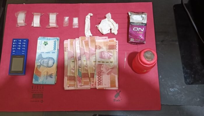 Polsek Tandun,Berhasil mengamankan Seorang Pengedar Sabu di Desa Sei Kuning