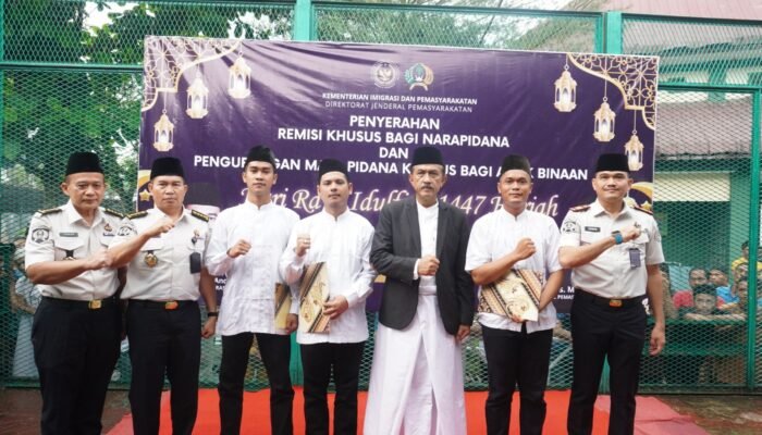 Penuh Khidmat, Rutan Pekanbaru Gelar Salat Id dan Serahkan Remisi untuk 885 Warga Binaan