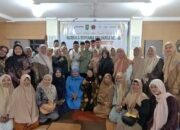 PWI Riau Perkuat Silaturahmi Insan Pers Lewat Bukber, Santuni Anak Yatim, Hadirkan UAS