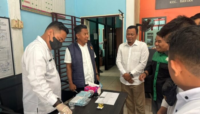 Sidak Urine Bongkar Penyalahgunaan Narkoba di Desa Jangkang, Dua Orang Diamankan