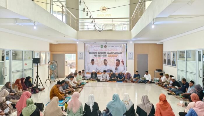 Tahlil Hari Ketujuh Zulmansyah Sekedang, PWI Riau Larut dalam Haru