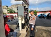 Ditlantas Polda Riau Bersama Polresta Pekanbaru Siaga di SPBU dan Jalur Padat Kota
